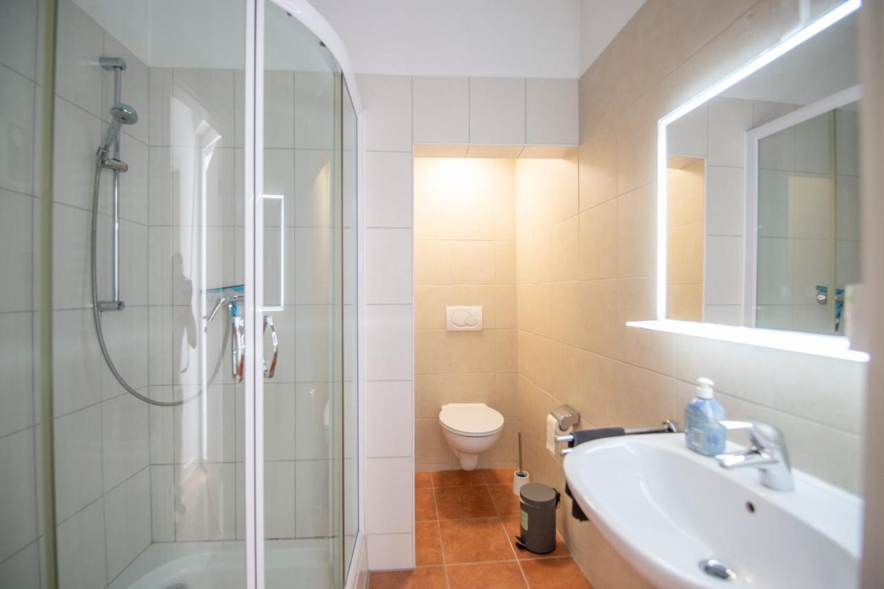 Apartment Mit Kleinem Innenhof Im Erdgeschoss Fuer Bis Zu 4 Personen Клотен Екстериор снимка