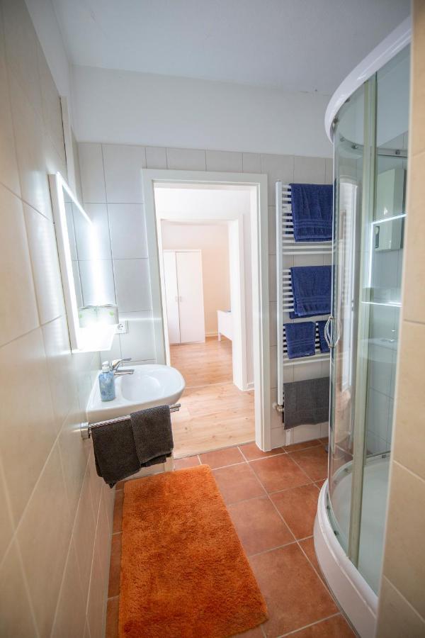 Apartment Mit Kleinem Innenhof Im Erdgeschoss Fuer Bis Zu 4 Personen Клотен Екстериор снимка