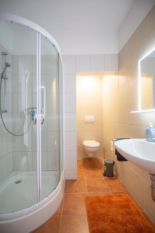 Apartment Mit Kleinem Innenhof Im Erdgeschoss Fuer Bis Zu 4 Personen Клотен Екстериор снимка